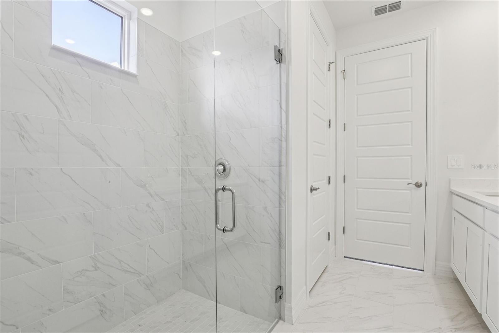 Image 18 of 41 For 44404 Frontier Drive