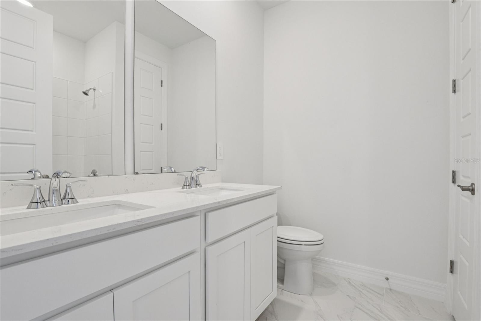 Image 19 of 41 For 44404 Frontier Drive