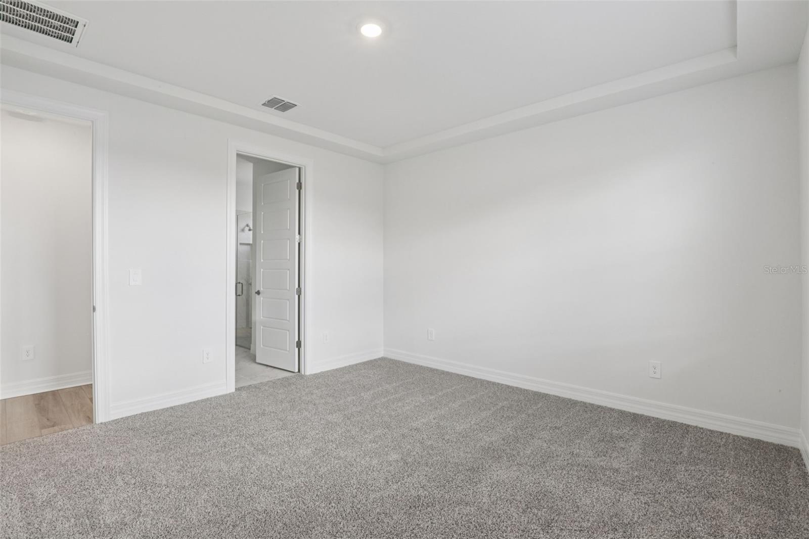 Image 22 of 41 For 44404 Frontier Drive