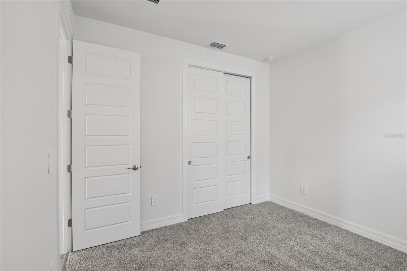 Image 27 of 41 For 44404 Frontier Drive