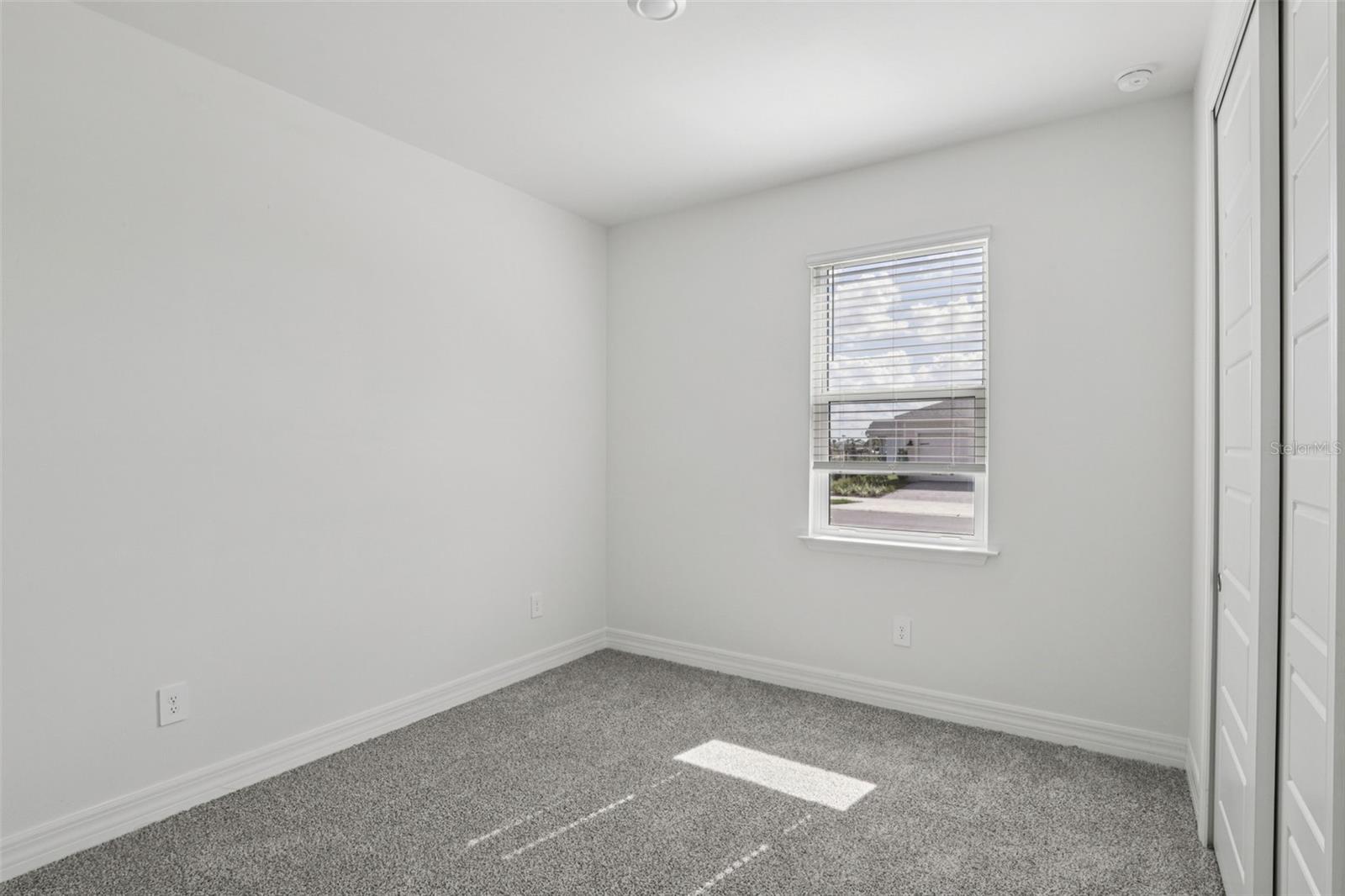 Image 28 of 41 For 44404 Frontier Drive