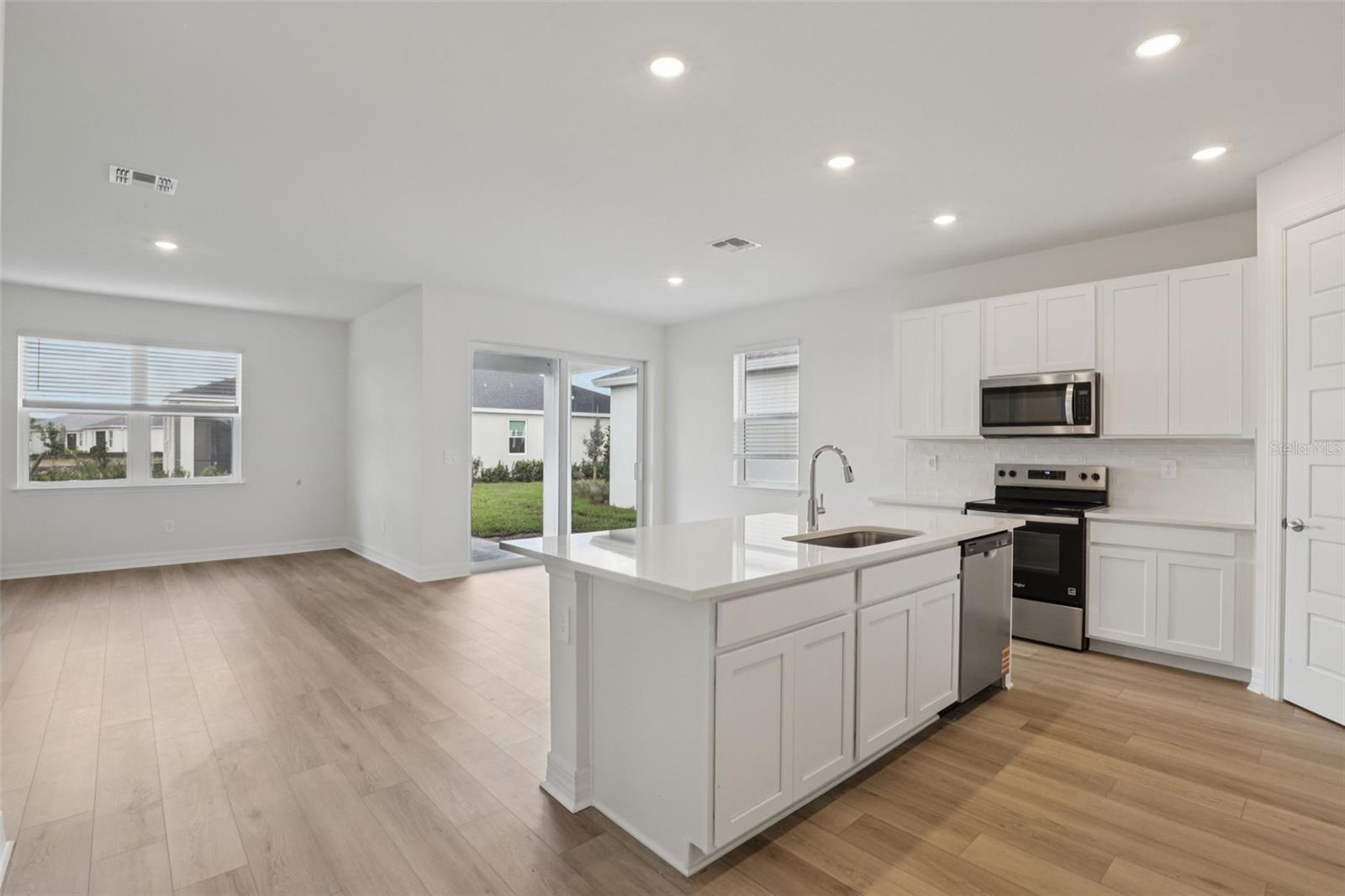 Image 4 of 41 For 44404 Frontier Drive