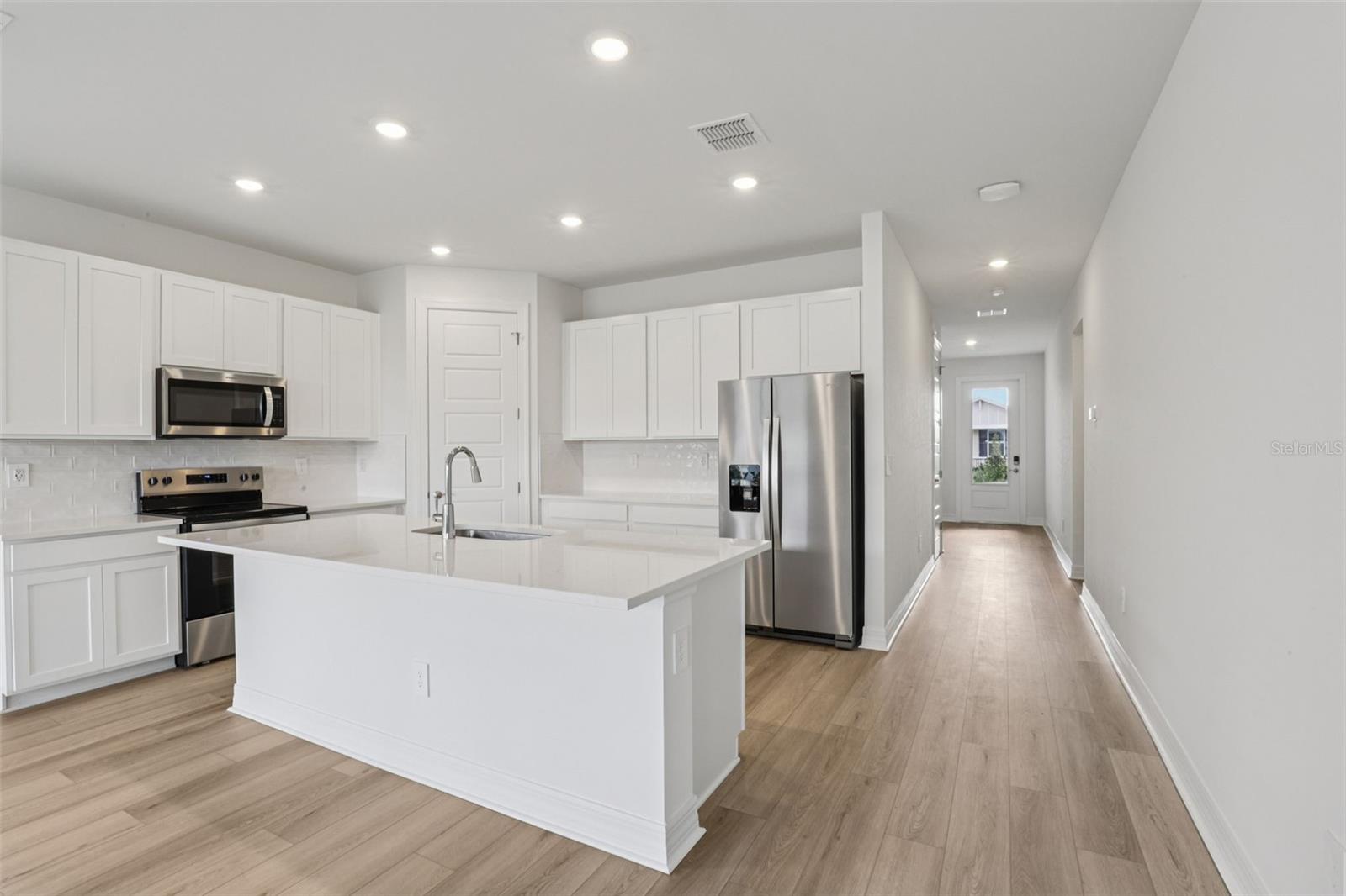 Image 5 of 41 For 44404 Frontier Drive