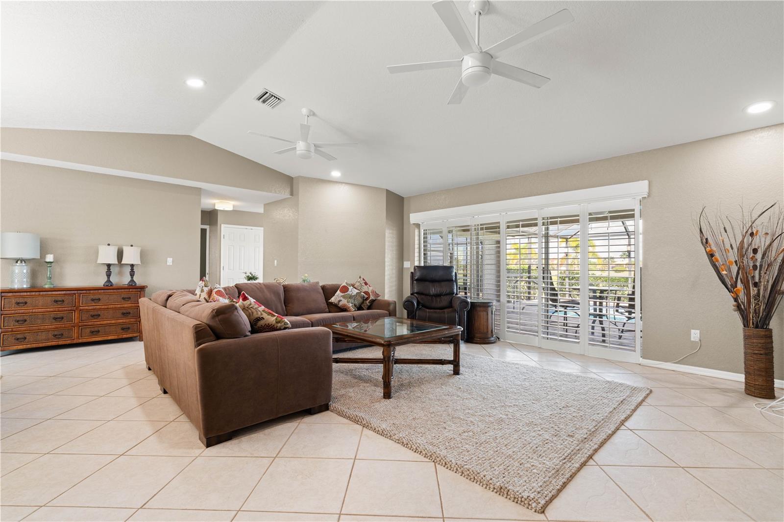 Image 18 of 65 For 733 Monaco Drive