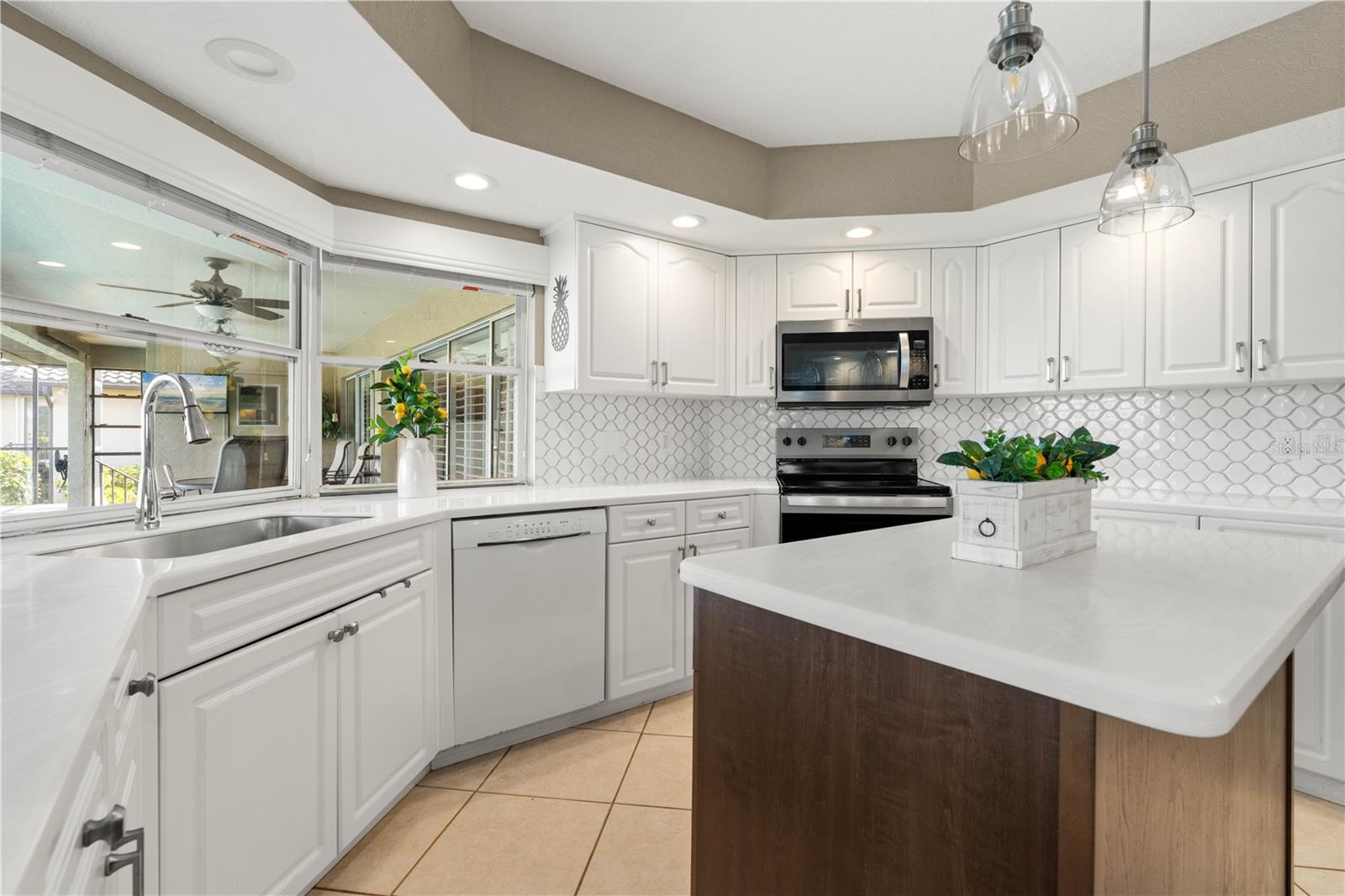 Image 22 of 65 For 733 Monaco Drive