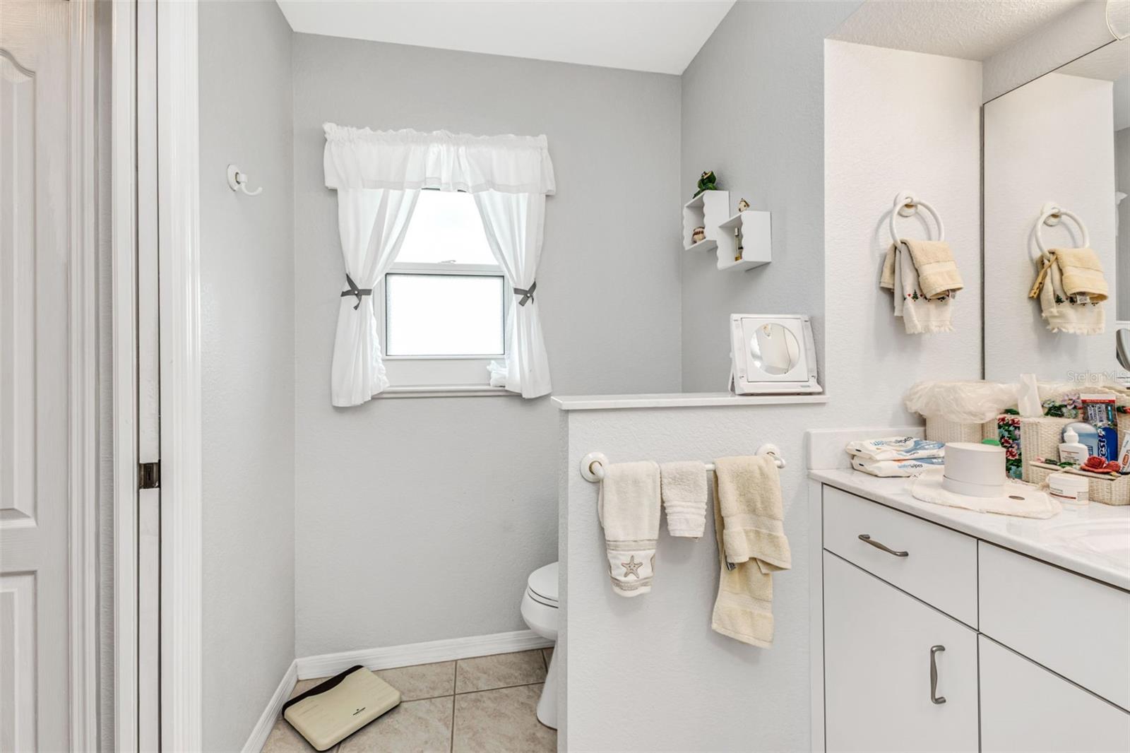 Image 10 of 35 For 10512 Euston Avenue