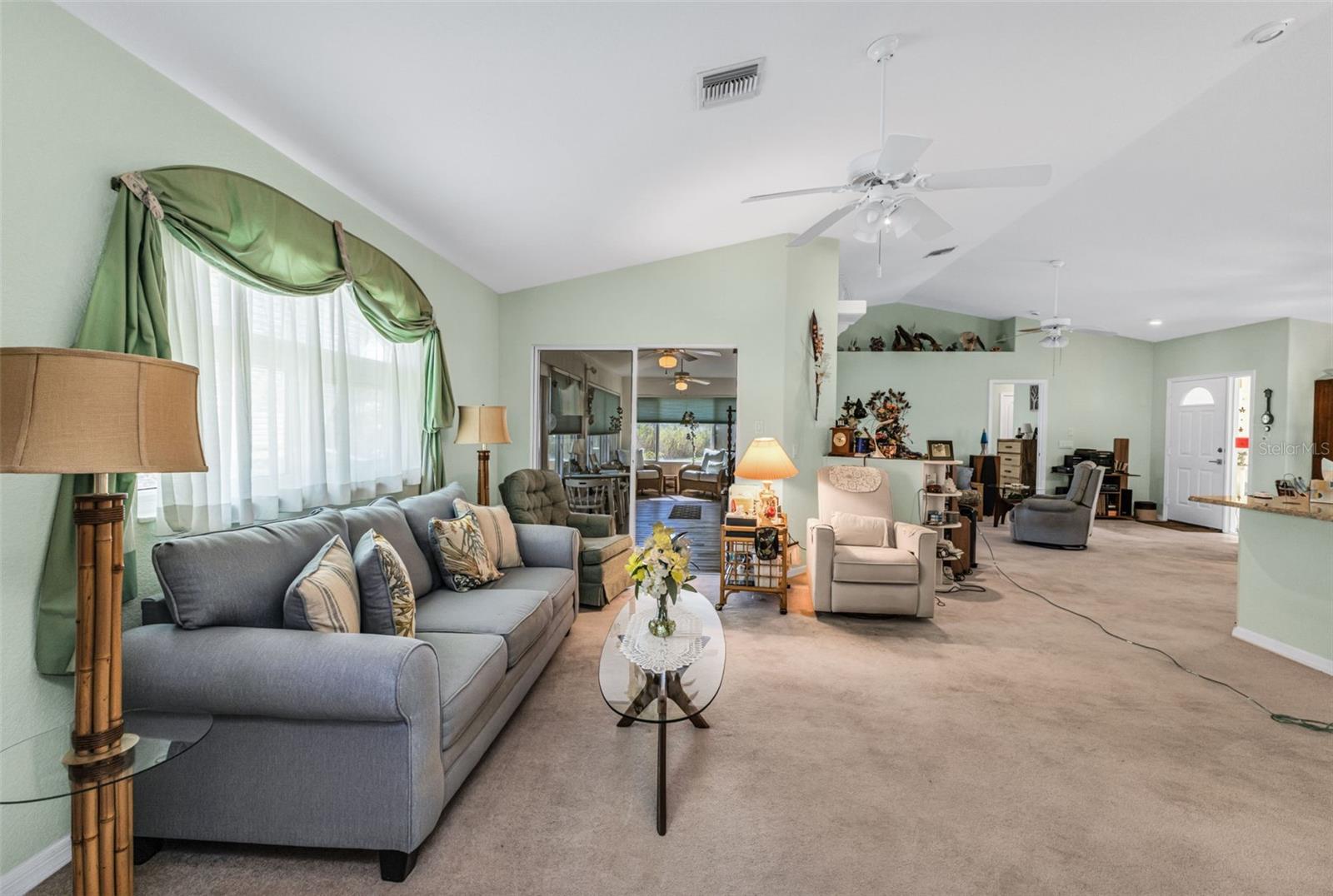 Image 18 of 35 For 10512 Euston Avenue