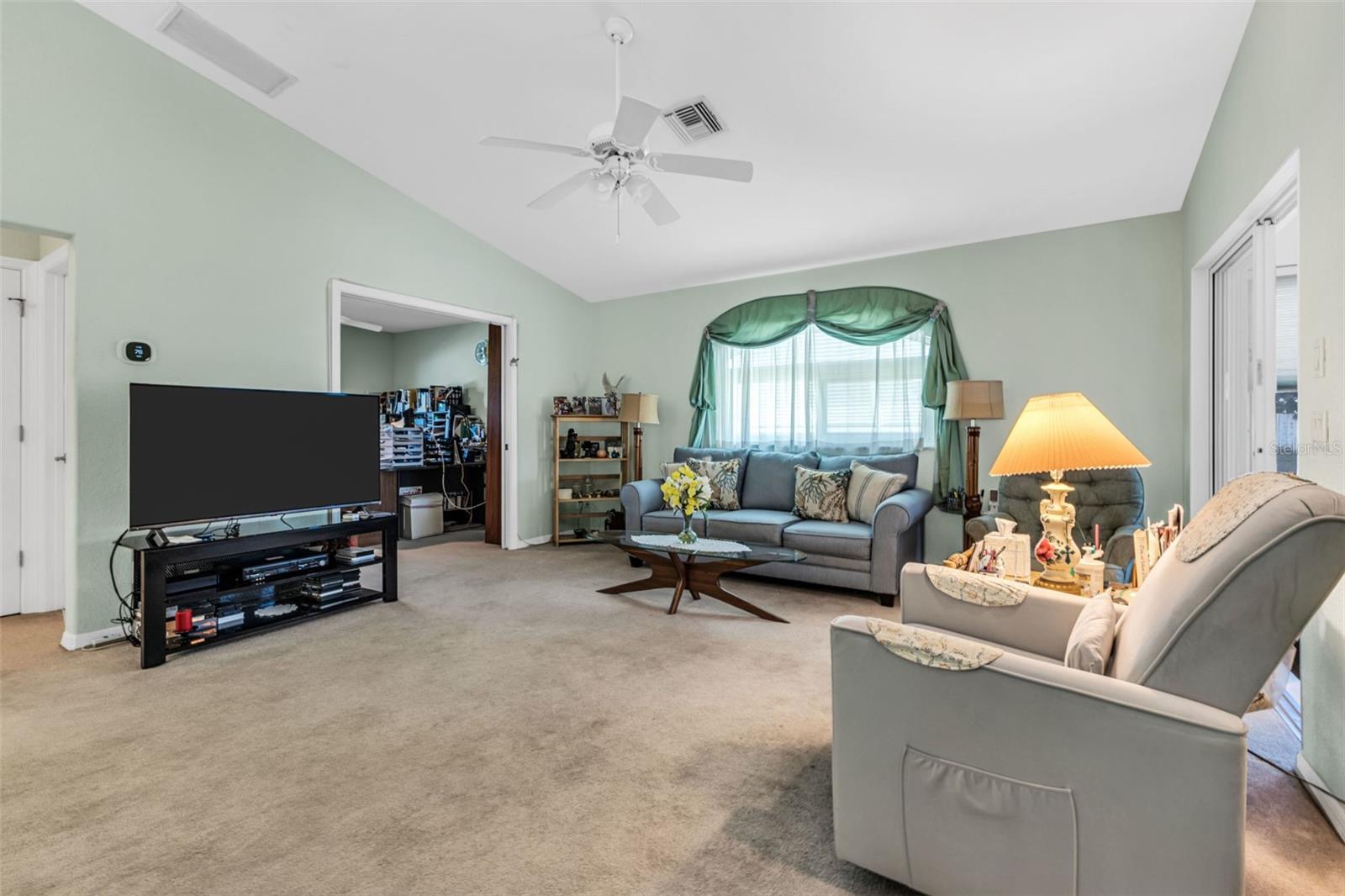 Image 24 of 35 For 10512 Euston Avenue