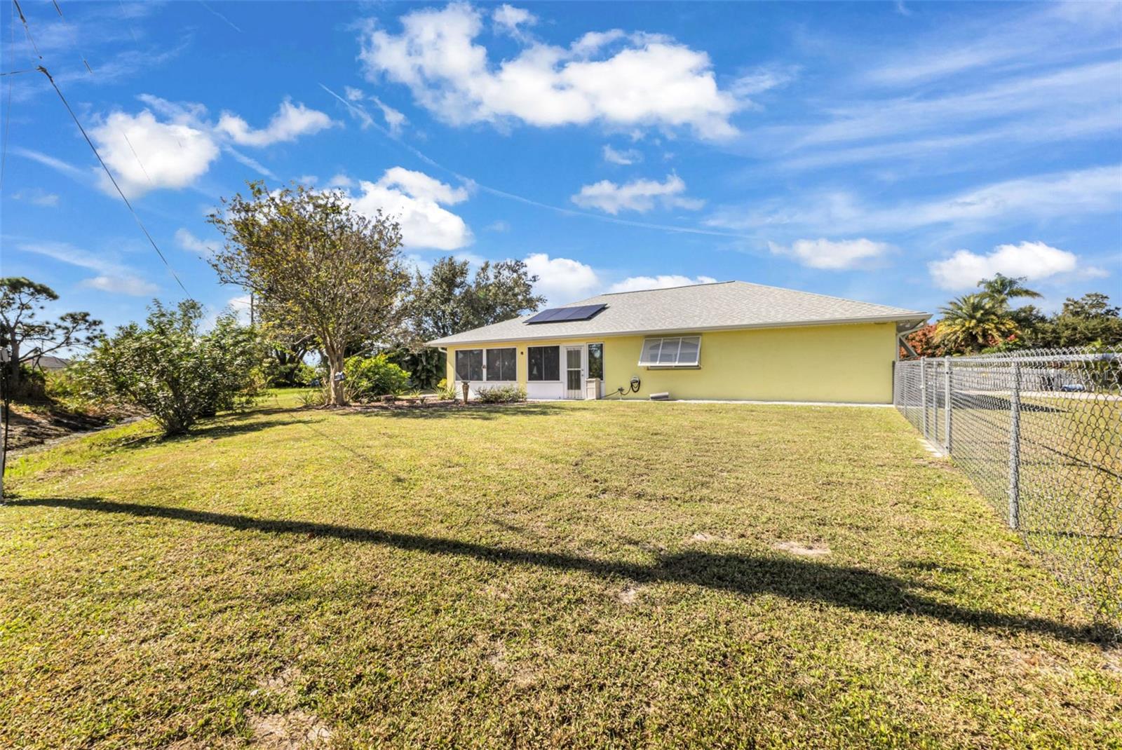 Image 29 of 35 For 10512 Euston Avenue