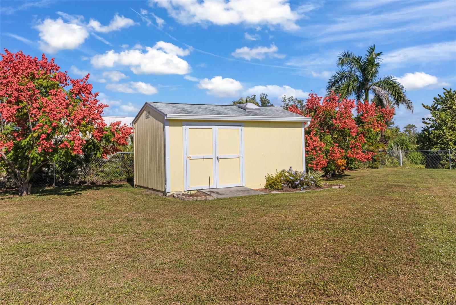 Image 30 of 35 For 10512 Euston Avenue