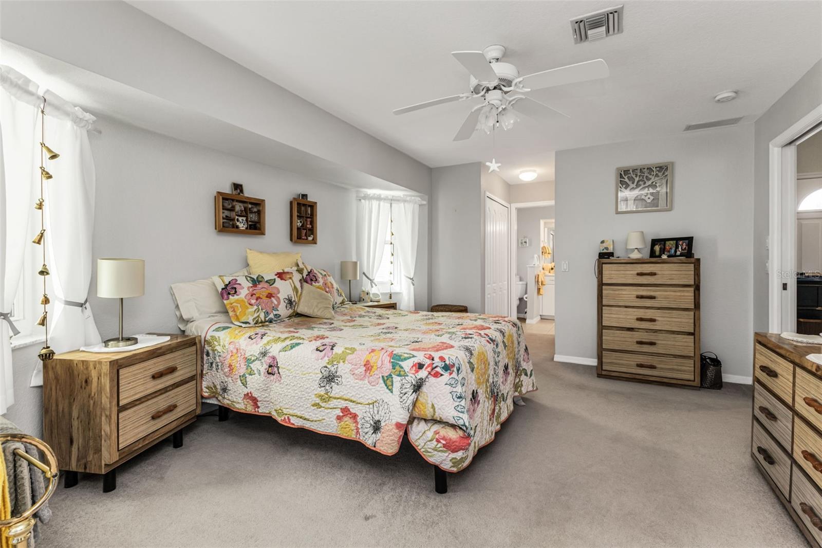 Image 7 of 35 For 10512 Euston Avenue