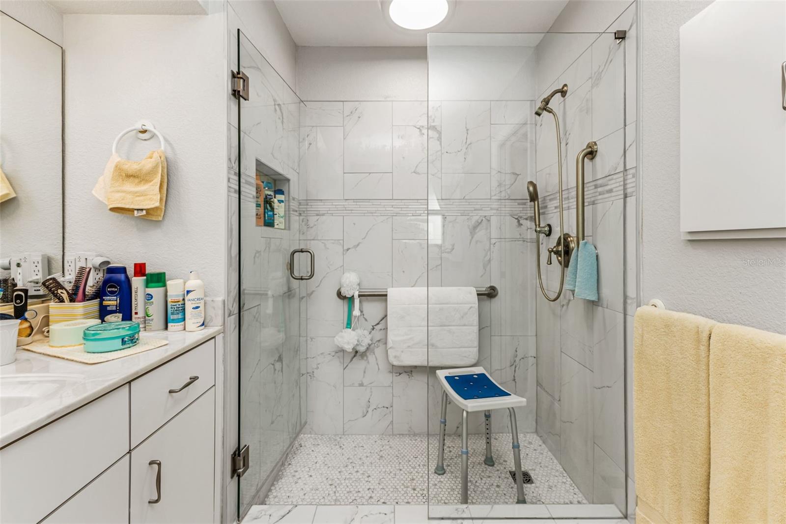 Image 9 of 35 For 10512 Euston Avenue