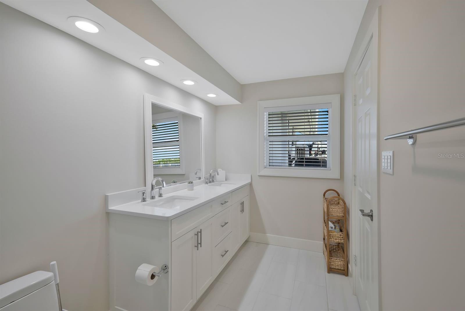 Image 17 of 44 For 5596 Avenida Pescadora