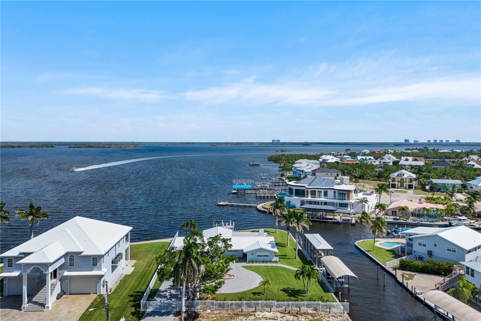 Image 3 of 44 For 5596 Avenida Pescadora