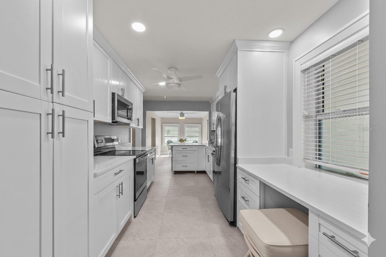 Image 6 of 33 For 8552 Lagoon Road