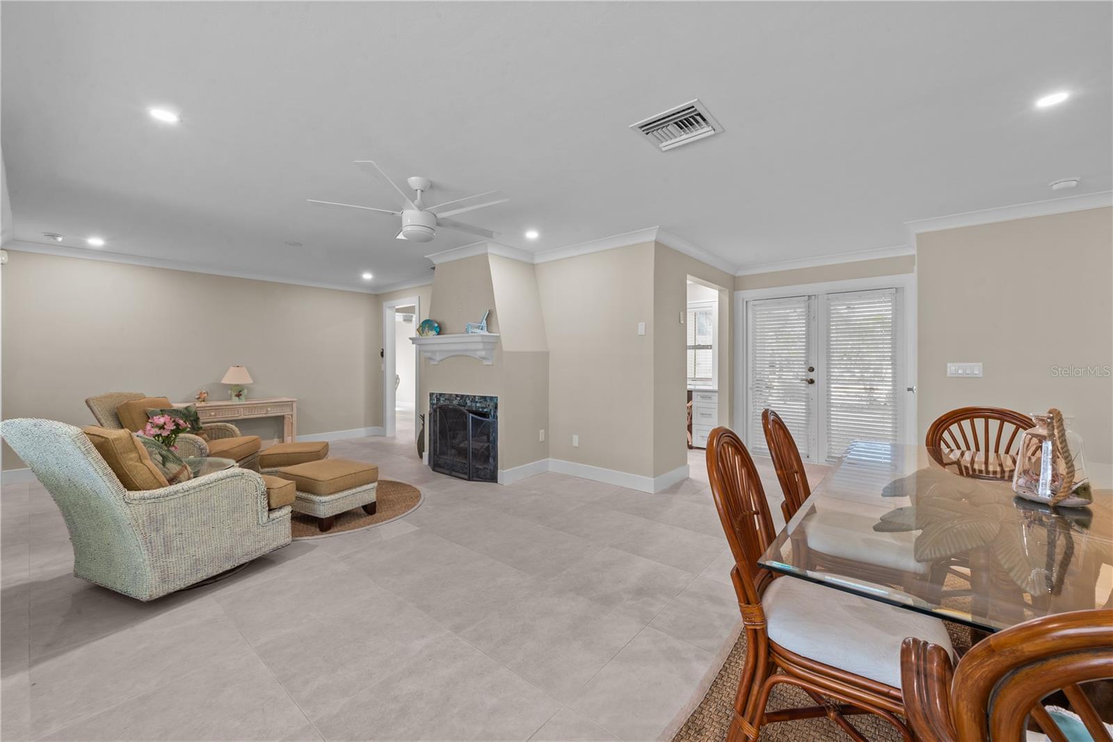 Image 9 of 33 For 8552 Lagoon Road