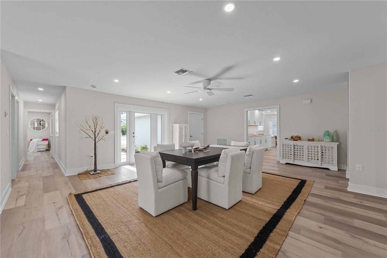 Image 11 of 32 For 7987 Estero Boulevard
