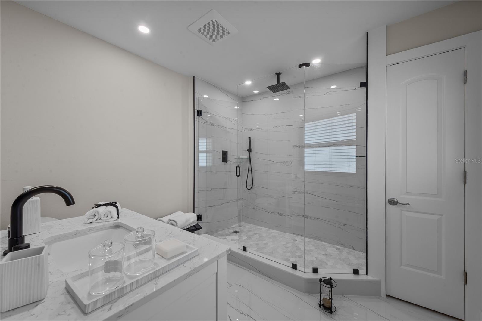 Image 22 of 32 For 7987 Estero Boulevard