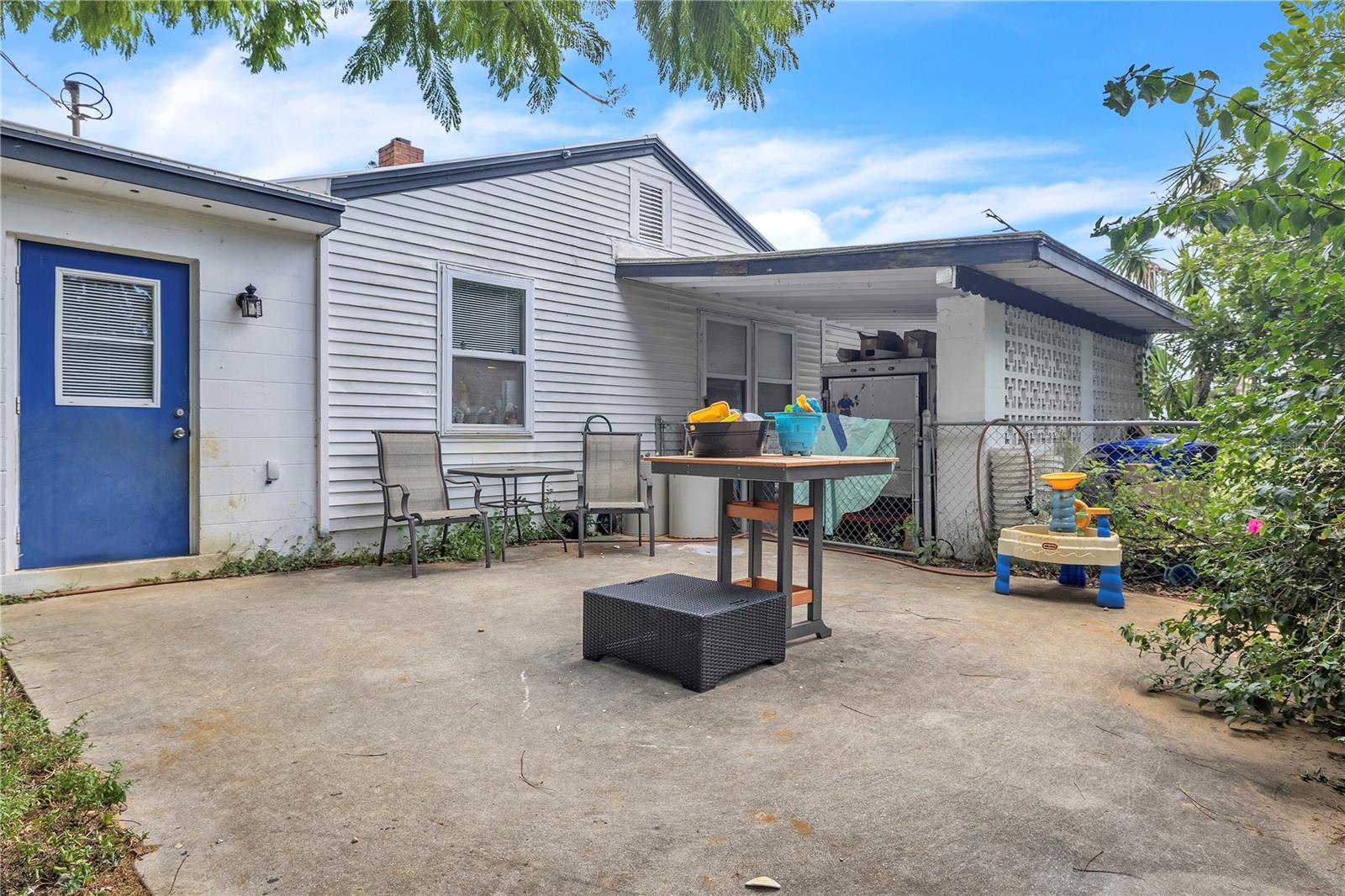 Image 19 of 36 For 2055 Waltman Street