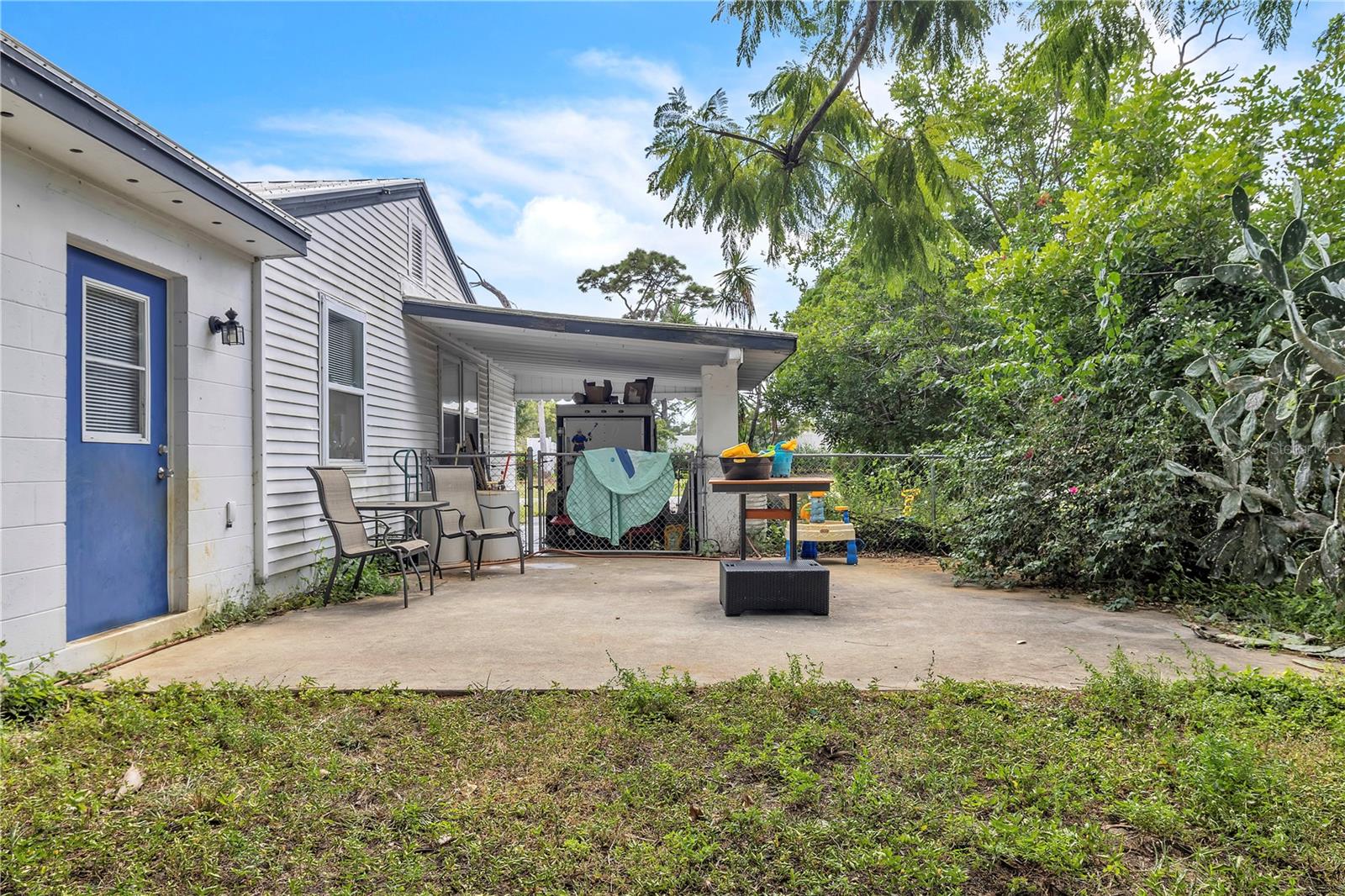 Image 21 of 36 For 2055 Waltman Street