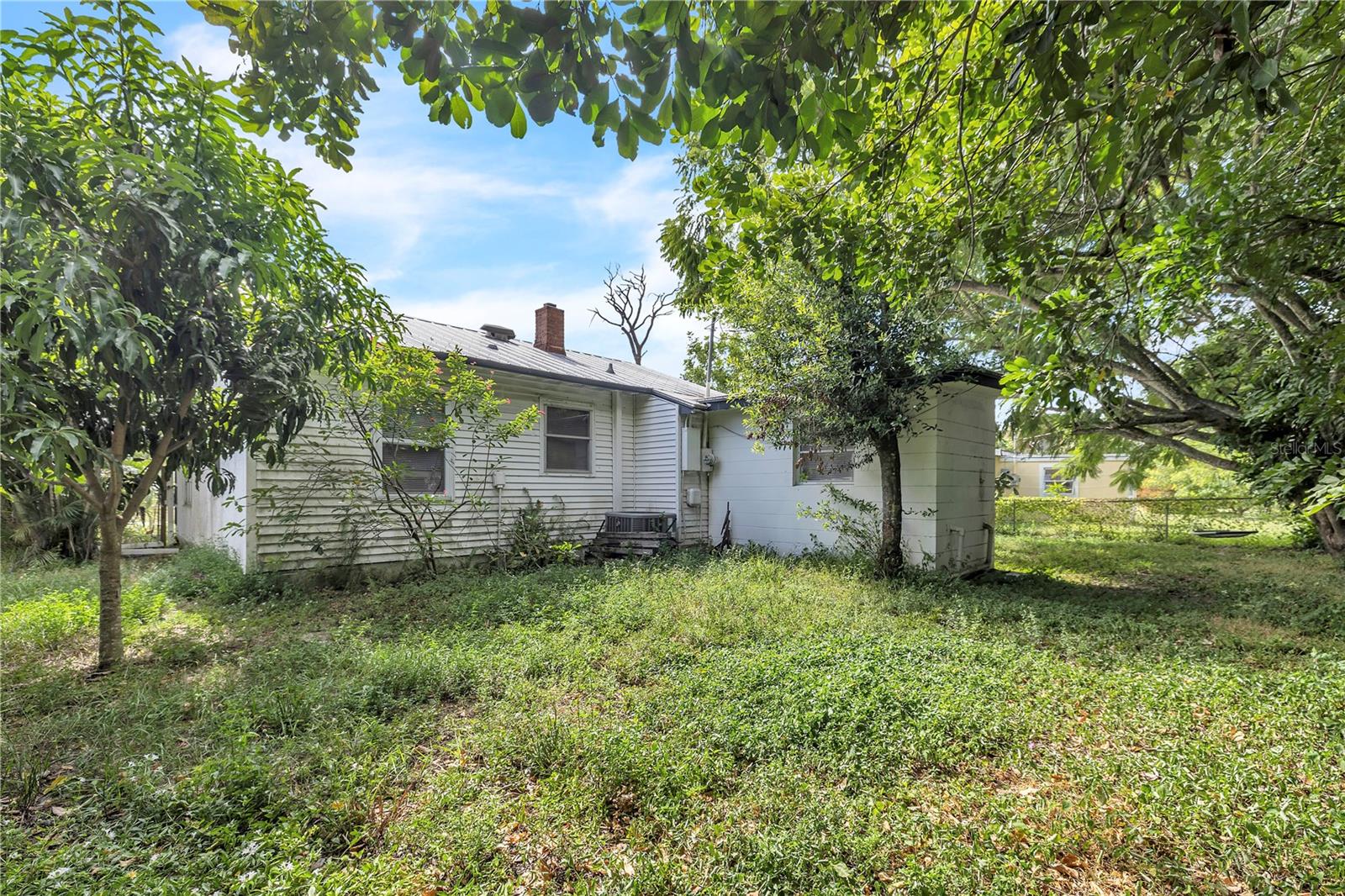 Image 23 of 36 For 2055 Waltman Street