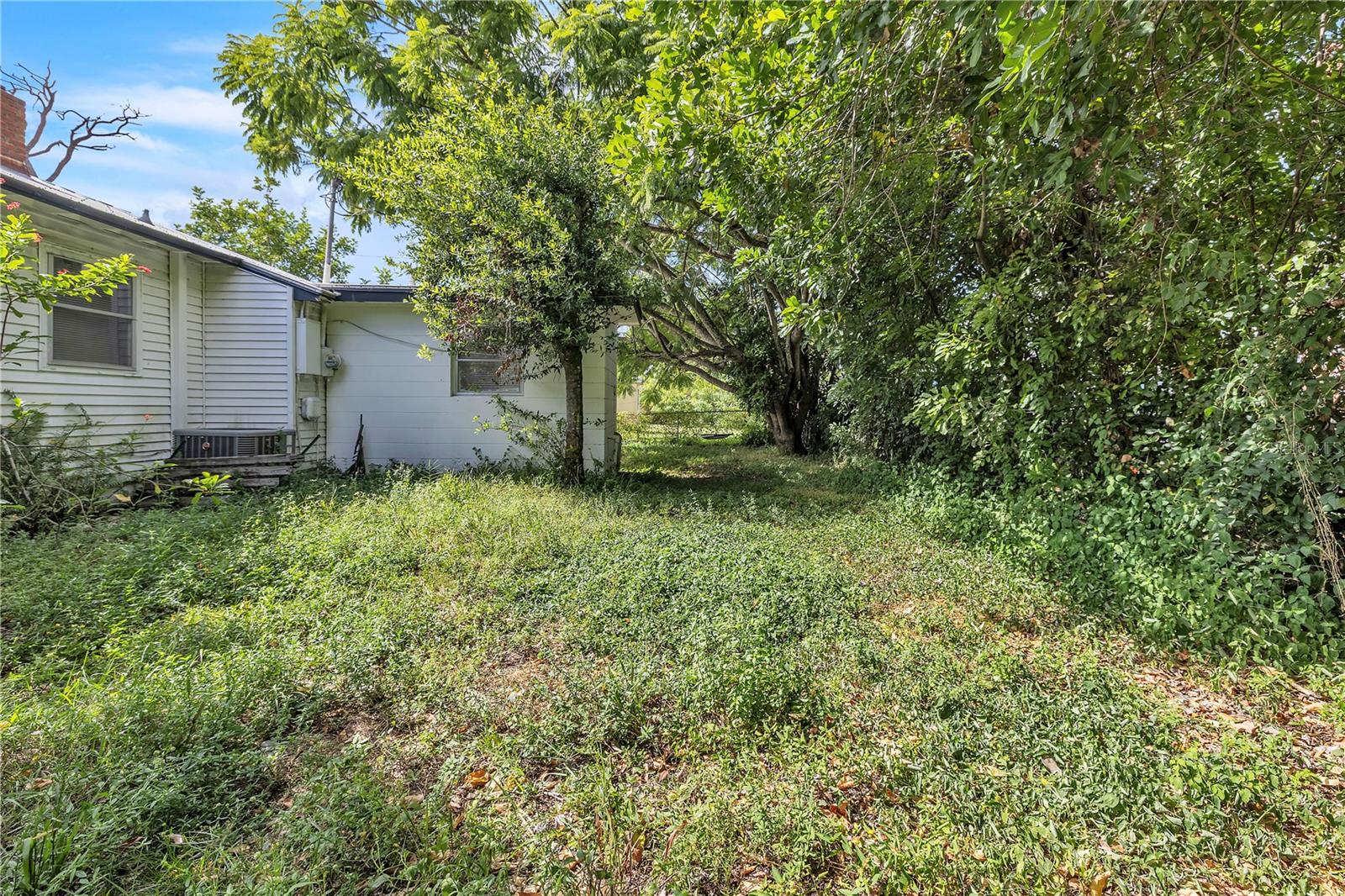 Image 24 of 36 For 2055 Waltman Street