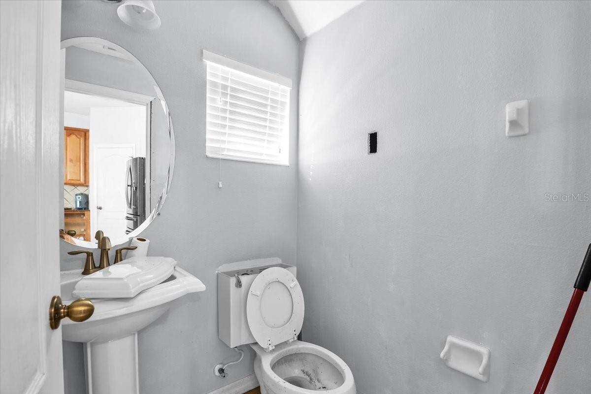 Image 13 of 26 For 1418 Grantham Drive