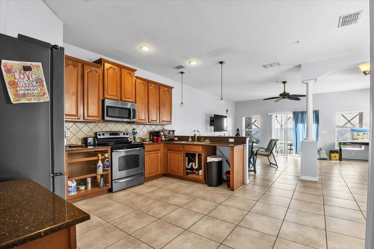 Image 4 of 26 For 1418 Grantham Drive