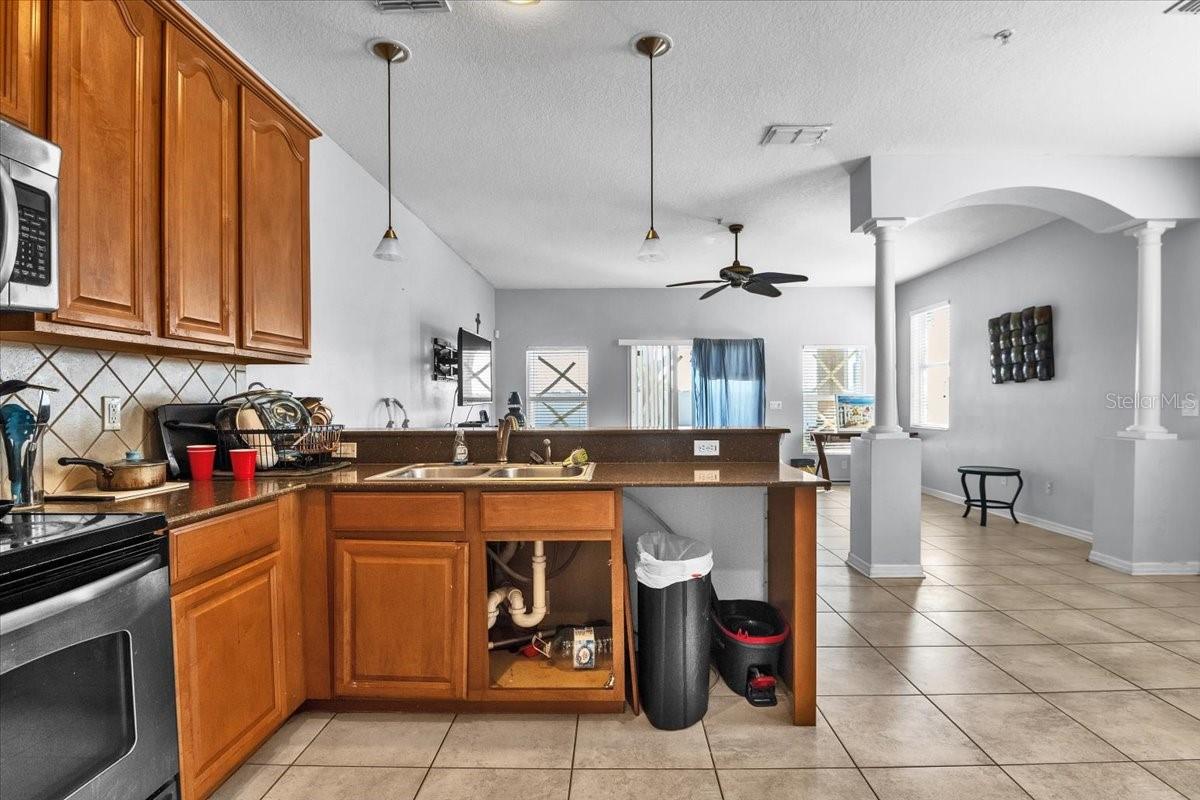 Image 5 of 26 For 1418 Grantham Drive