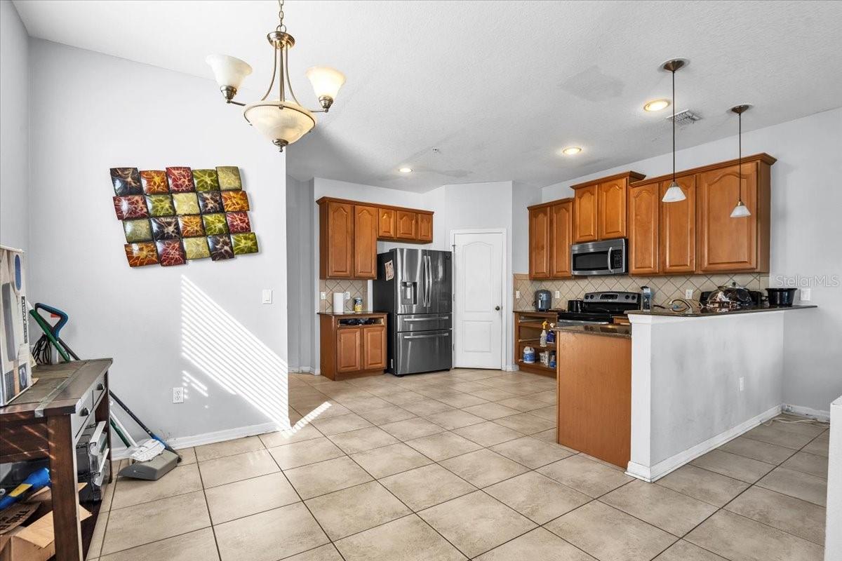 Image 7 of 26 For 1418 Grantham Drive