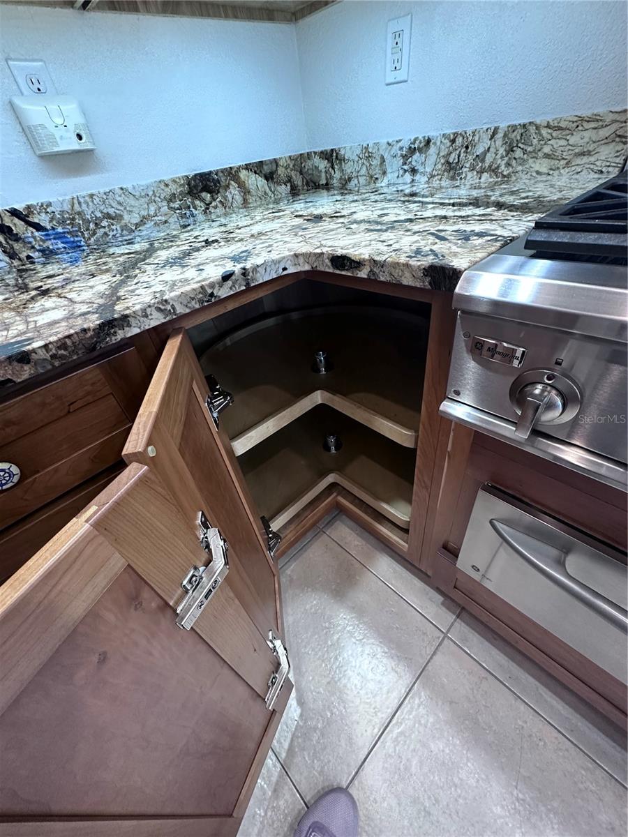 Image 17 of 63 For 399 Bal Harbor Boulevard