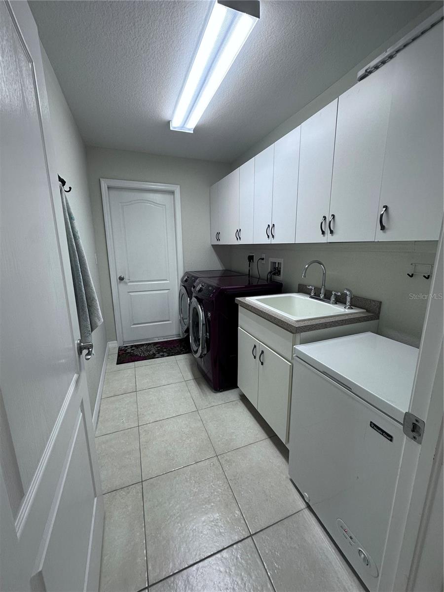 Image 44 of 63 For 399 Bal Harbor Boulevard