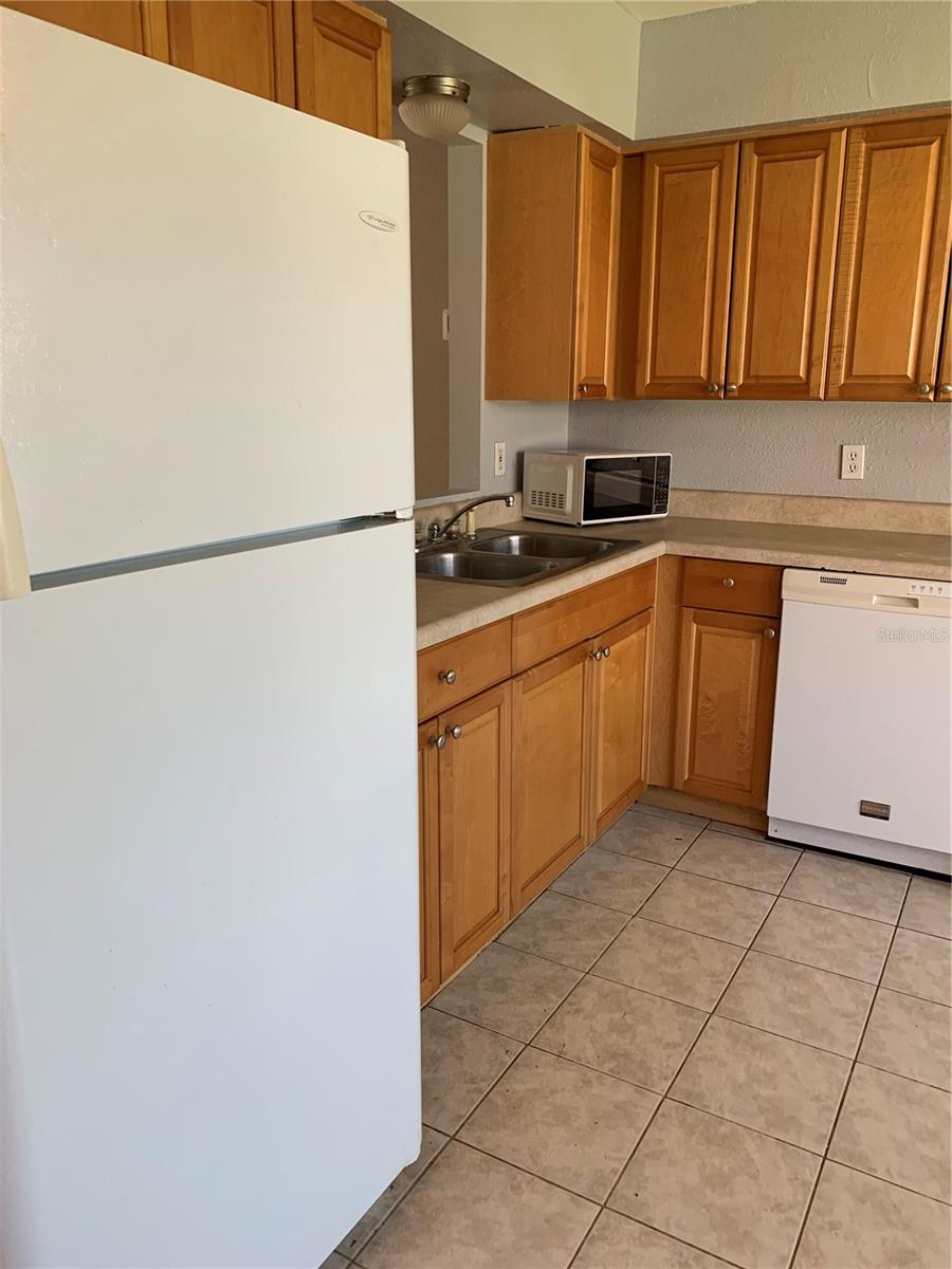 Image 6 of 37 For 18703 Van Nuys Circle