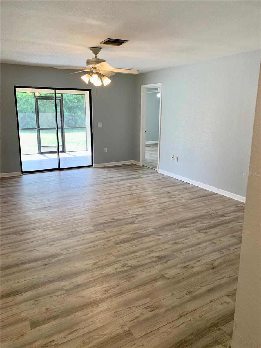 Image 8 of 37 For 18703 Van Nuys Circle