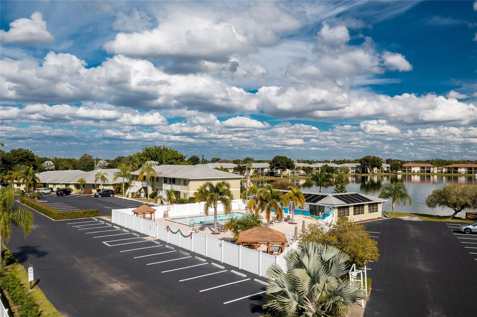 Image 19 of 21 For 25225 Rampart Boulevard 1701