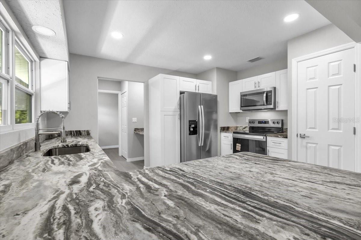 Image 16 of 51 For 20409 Emerald Avenue