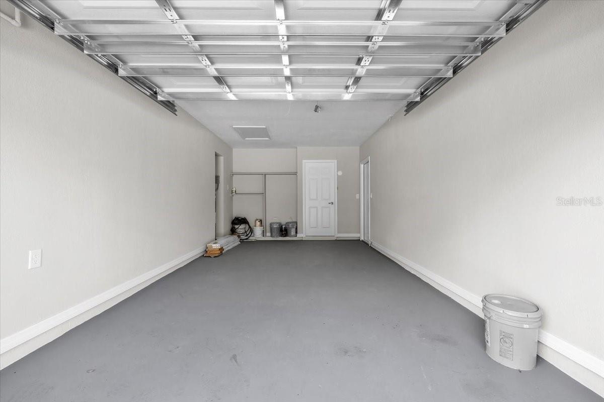 Image 26 of 51 For 20409 Emerald Avenue