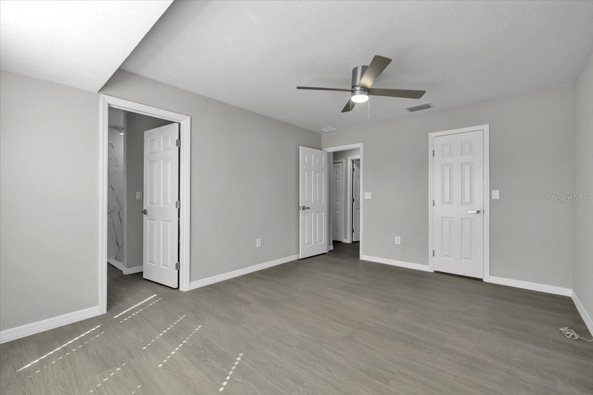 Image 30 of 51 For 20409 Emerald Avenue