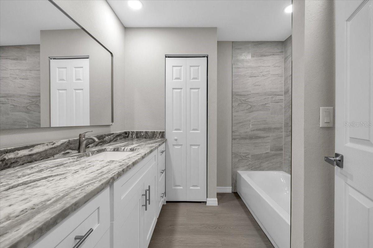 Image 39 of 51 For 20409 Emerald Avenue