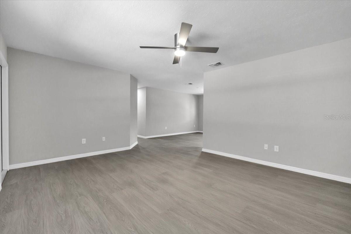 Image 9 of 51 For 20409 Emerald Avenue