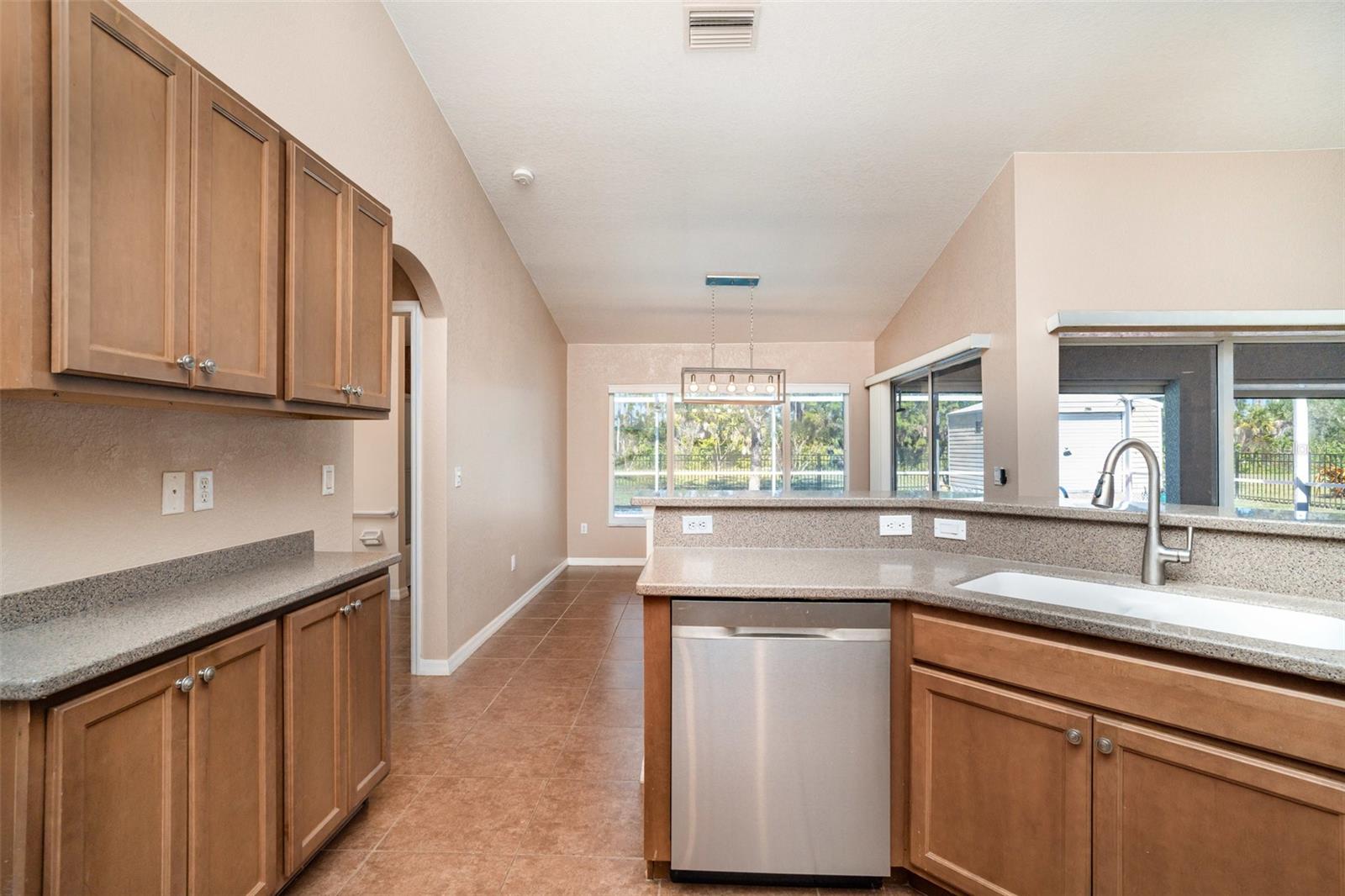 Image 10 of 35 For 2016 Grandview Drive