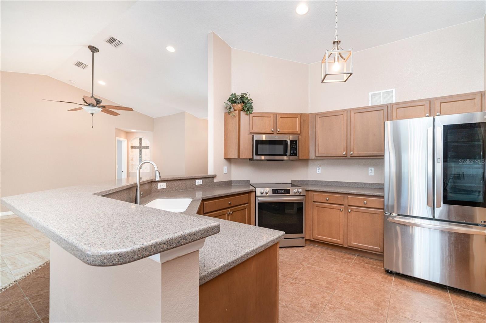 Image 2 of 35 For 2016 Grandview Drive