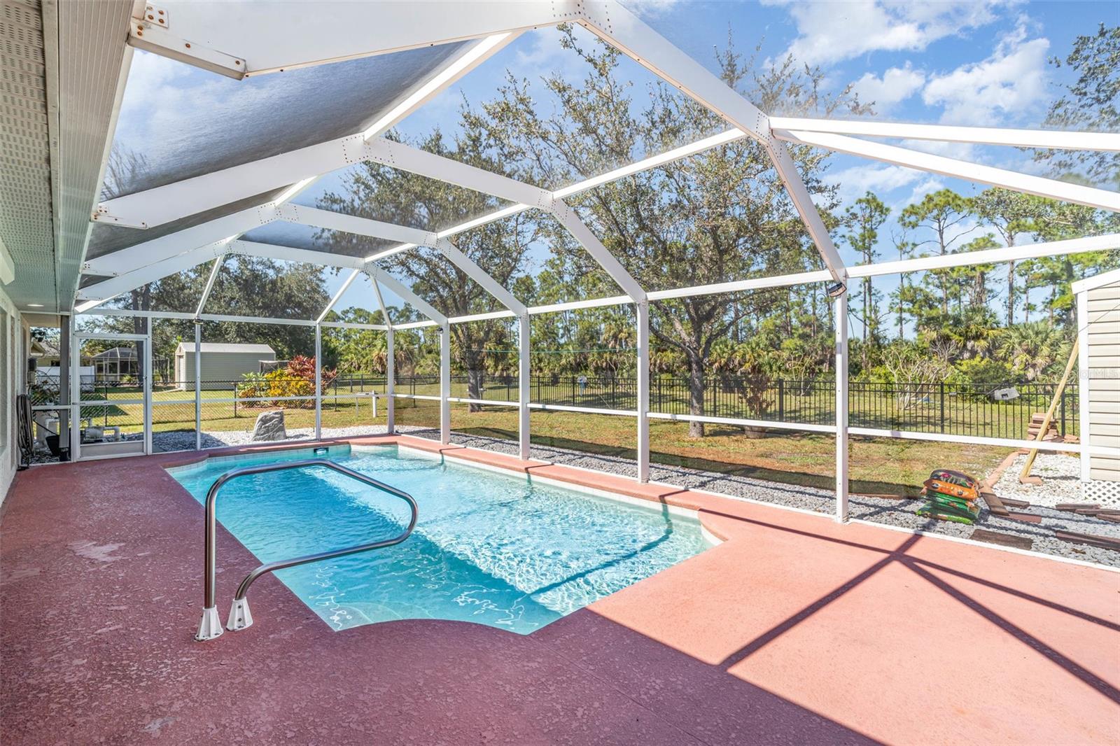 Image 27 of 35 For 2016 Grandview Drive