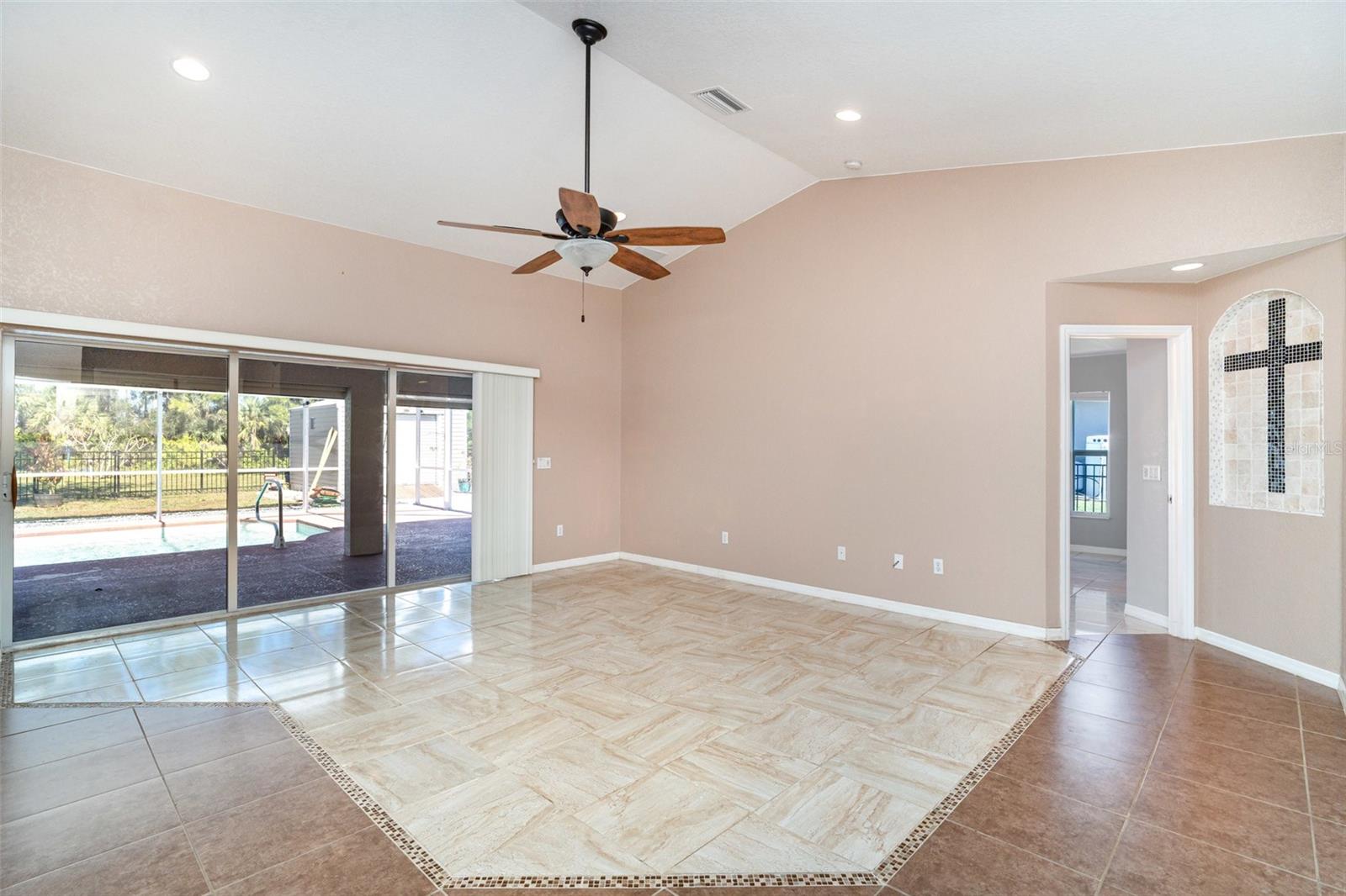 Image 6 of 35 For 2016 Grandview Drive