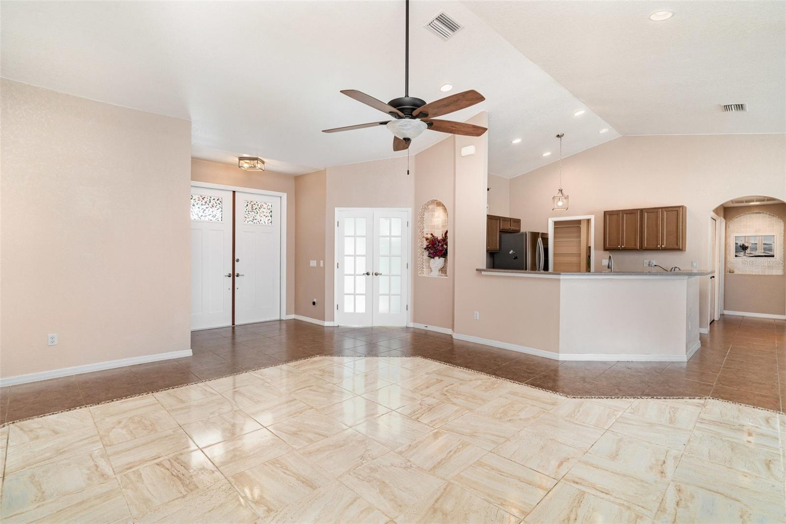 Image 8 of 35 For 2016 Grandview Drive