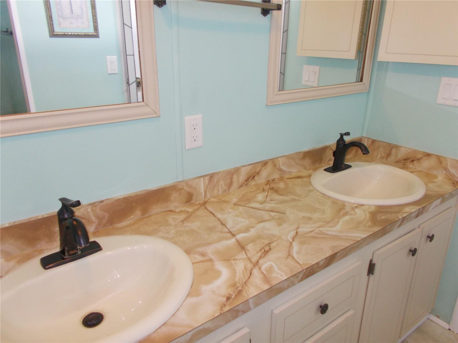 Image 30 of 67 For 6456 Haele Court