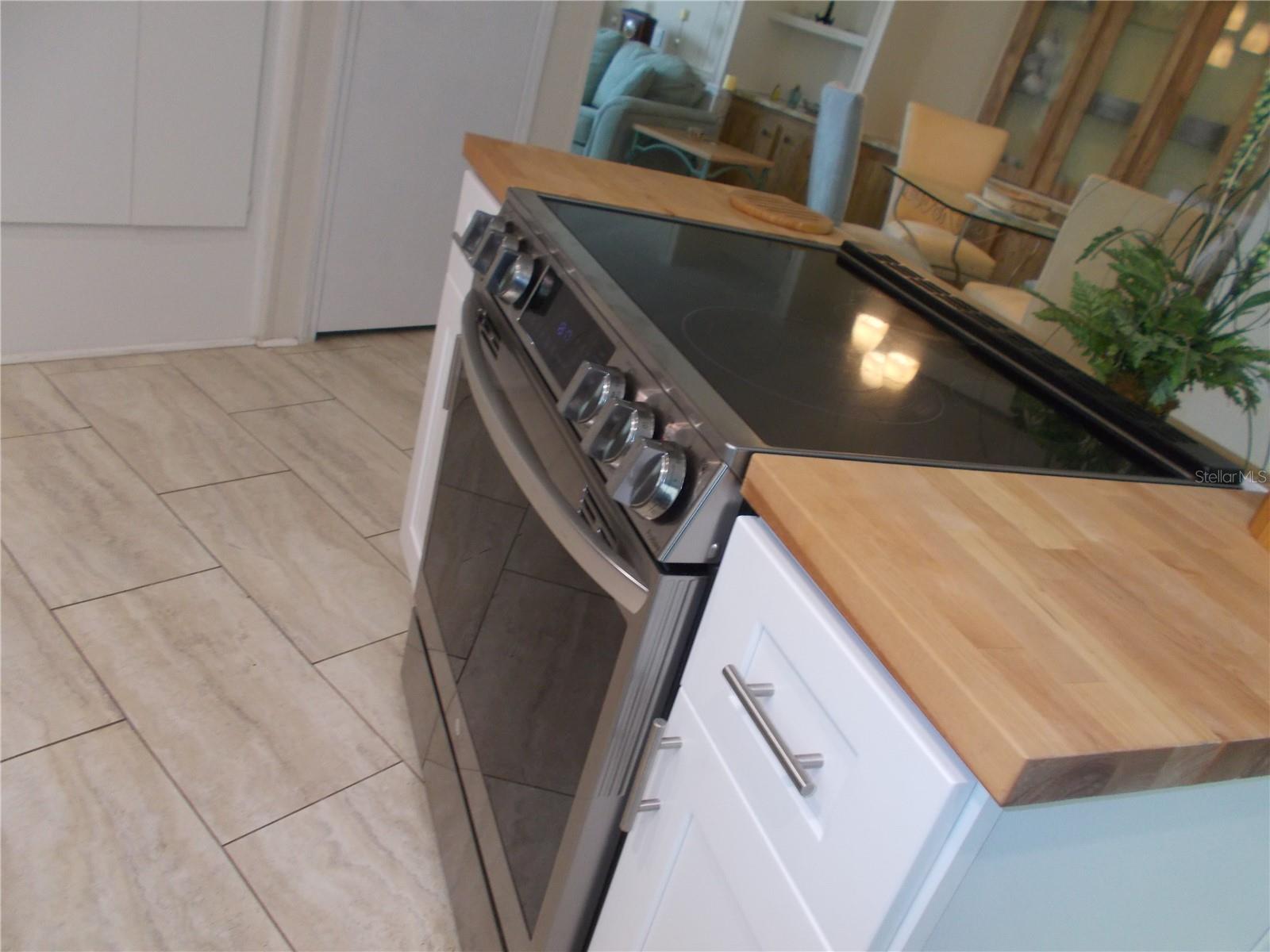 Image 9 of 67 For 6456 Haele Court