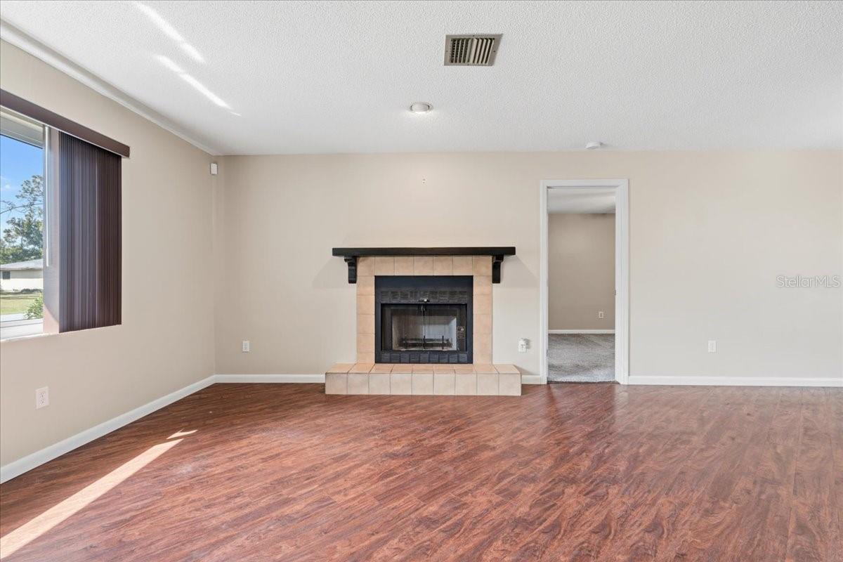 Image 11 of 43 For 3836 Corvette Lane