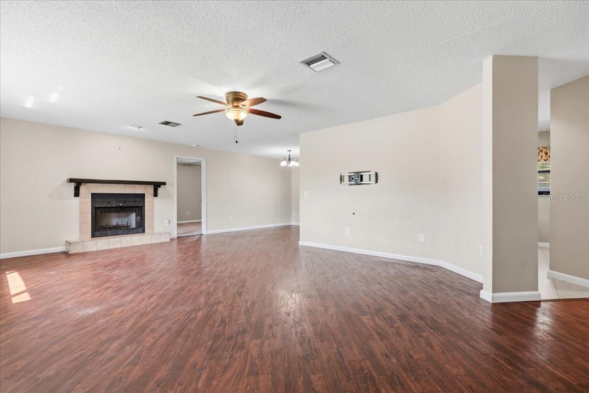 Image 6 of 43 For 3836 Corvette Lane