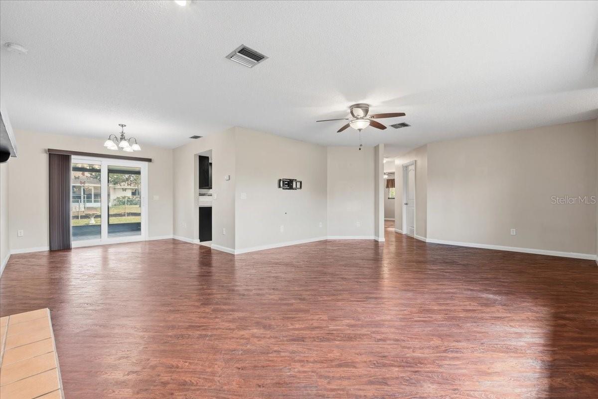 Image 7 of 43 For 3836 Corvette Lane